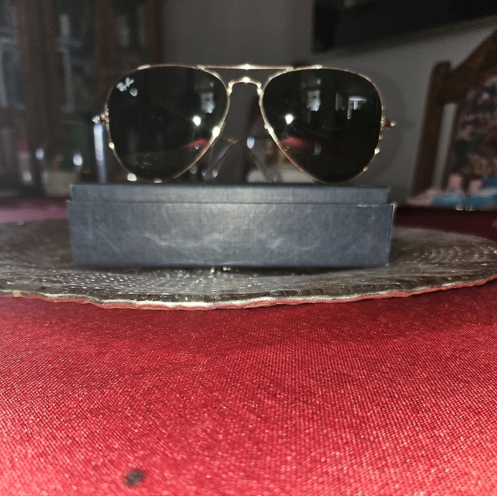 Ray-Ban Black and Gold Aviator Sunglasses